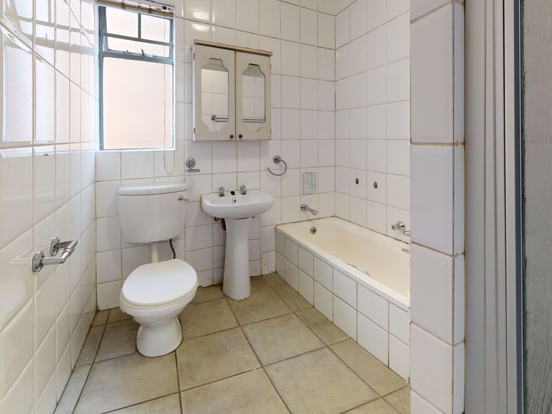 Comfortable, Convenient Living in the Heart of Jansen Park - Photo 8