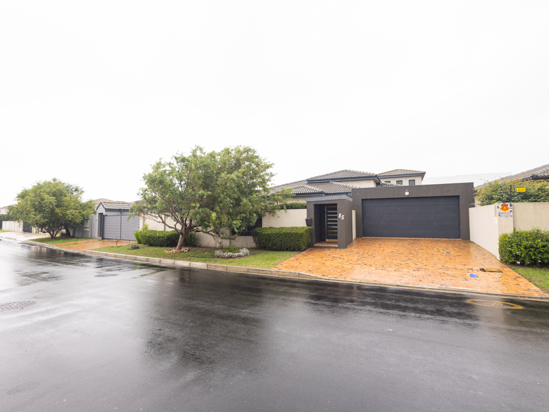 Dual-Living Entertainer’s Haven in Upper Parklands North - Photo 1
