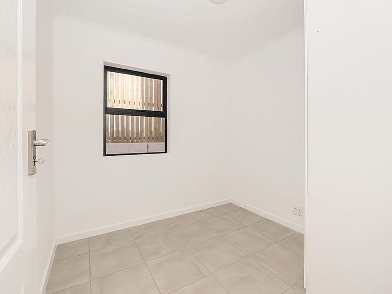 GROUND FLOOR | 2 BEDROOM UNIT | SEA BREEZE VILLAGE - Photo 8