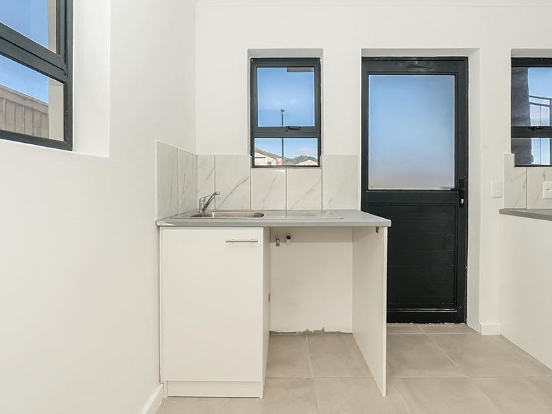 GROUND FLOOR | 2 BEDROOM UNIT | SEA BREEZE VILLAGE - Photo 7