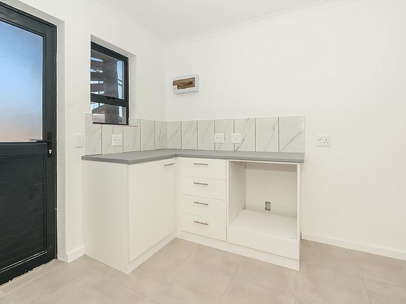 GROUND FLOOR | 2 BEDROOM UNIT | SEA BREEZE VILLAGE - Photo 6