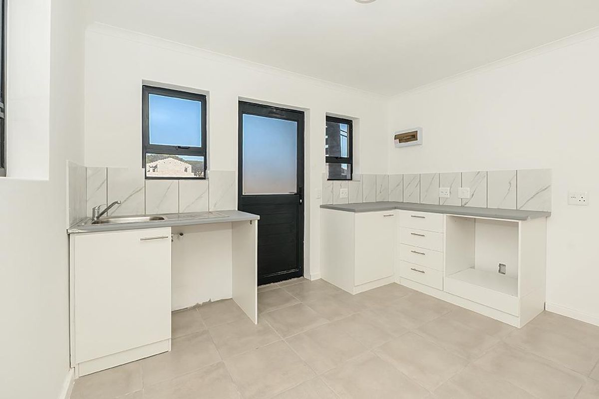 GROUND FLOOR | 2 BEDROOM UNIT | SEA BREEZE VILLAGE - Photo 4