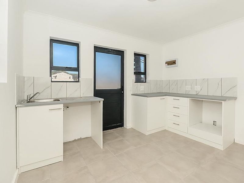 GROUND FLOOR | 2 BEDROOM UNIT | SEA BREEZE VILLAGE - Photo 4