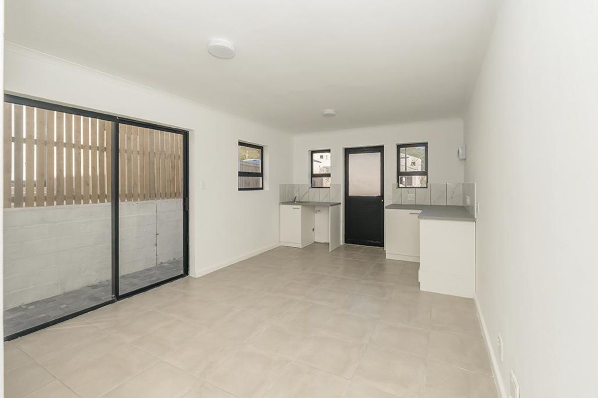 GROUND FLOOR | 2 BEDROOM UNIT | SEA BREEZE VILLAGE - Photo 2