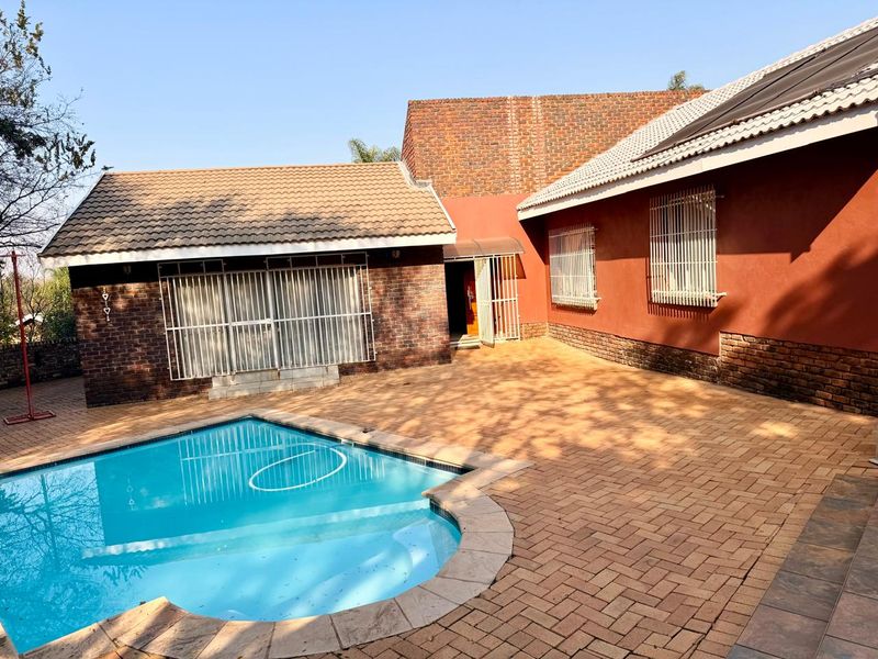 Beautiful property in Cashan, Look no further!! - Photo 1