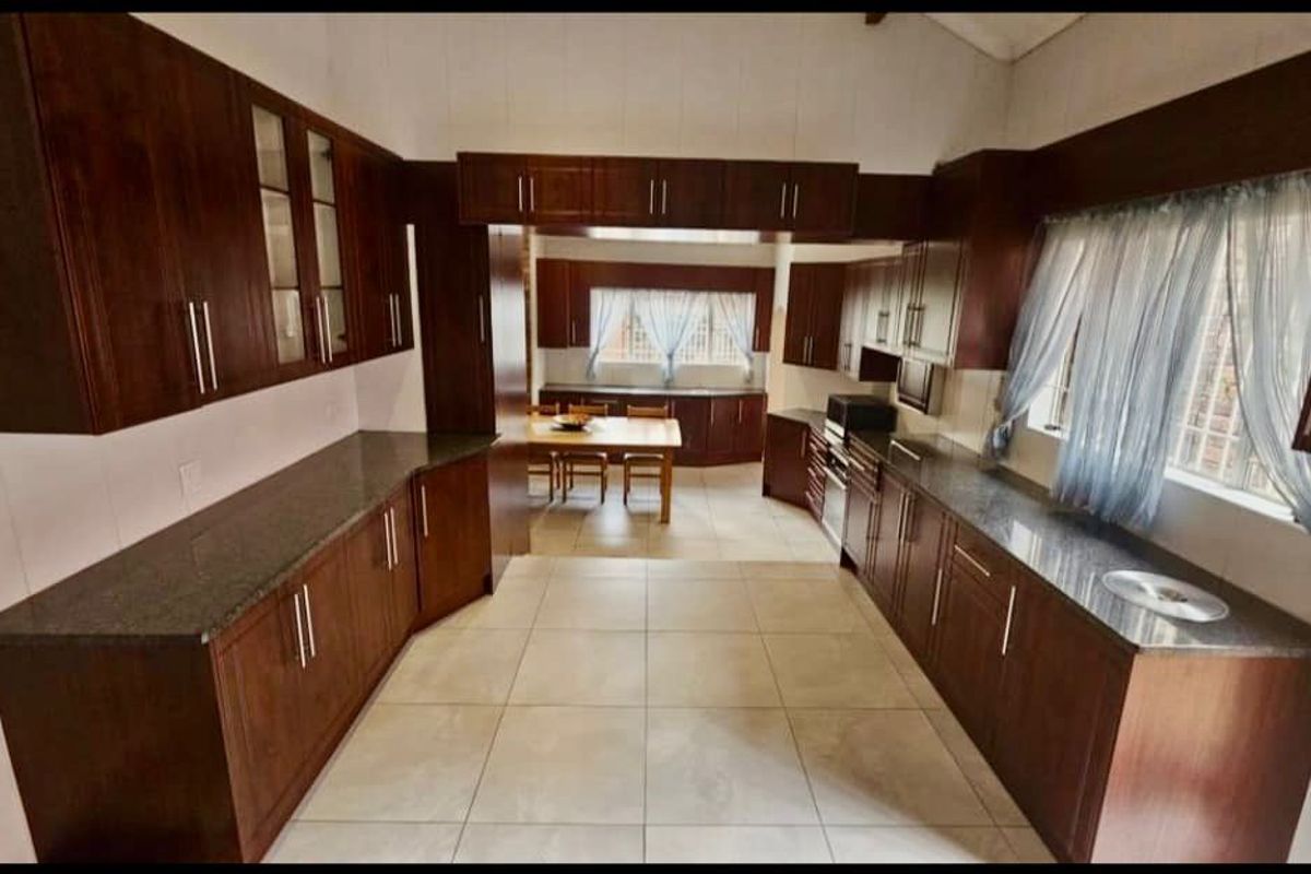 Beautiful property in Cashan, Look no further!! - Photo 2