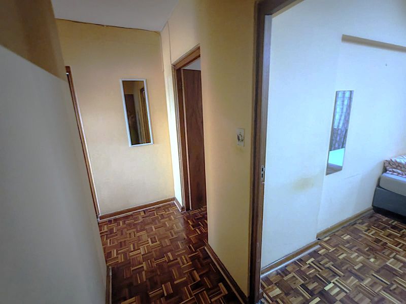 SPACIOUS TWO BEDROOM APARTMENT! PERFEC INVESTMENT PROPERTY - Photo 9