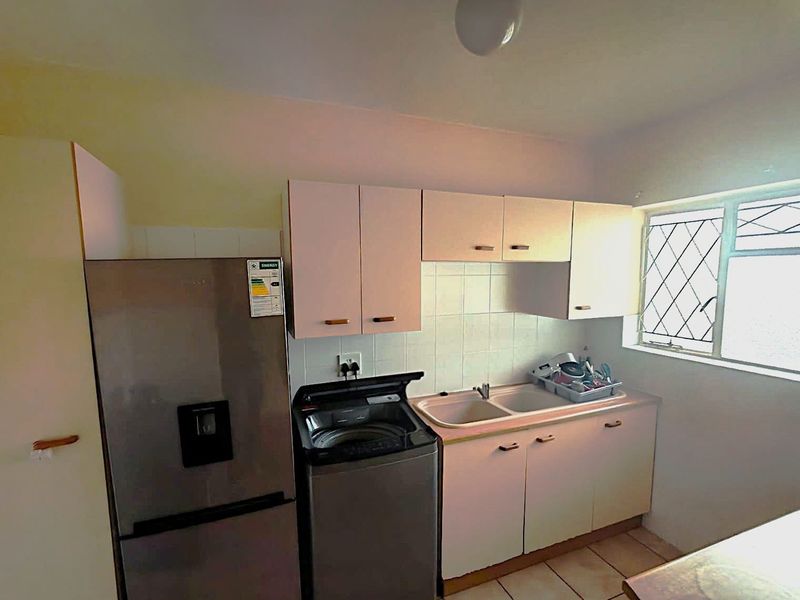 SPACIOUS TWO BEDROOM APARTMENT! PERFEC INVESTMENT PROPERTY - Photo 6