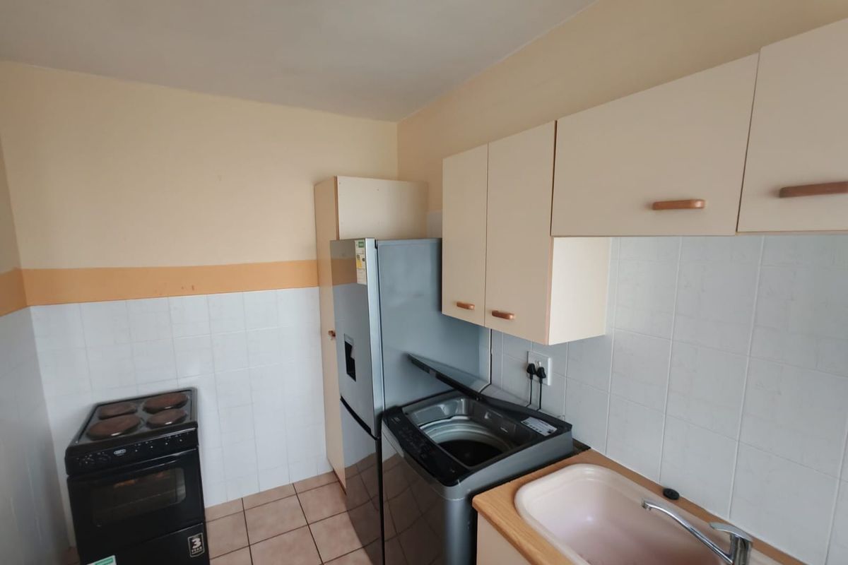 SPACIOUS TWO BEDROOM APARTMENT! PERFEC INVESTMENT PROPERTY - Photo 5