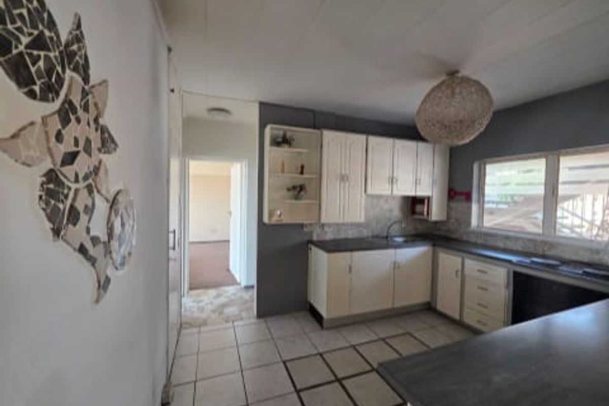 Jewel of a Home overlooking Bedfordwiew for less than R5000 a month repayment - Photo 2