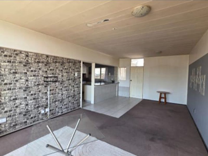 Jewel of a Home overlooking Bedfordwiew for less than R5000 a month repayment - Photo 3