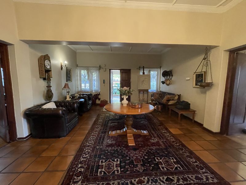 Classic homes truly shines when it’s filled with life. - Photo 3