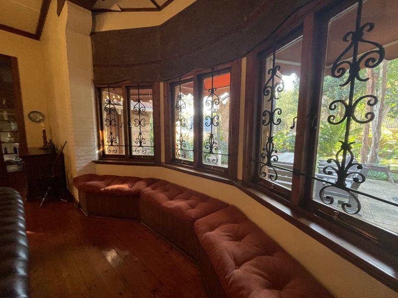 Classic homes truly shines when it’s filled with life. - Photo 6