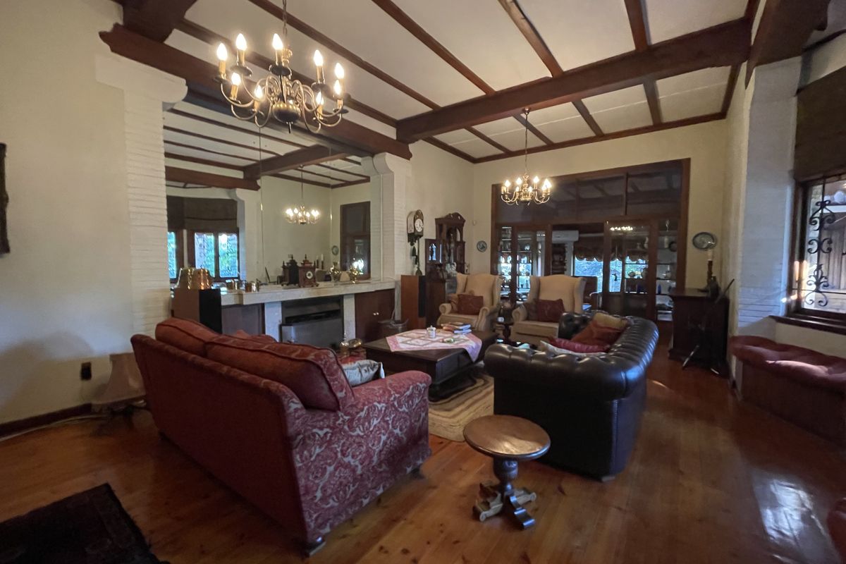 Classic homes truly shines when it’s filled with life. - Photo 5