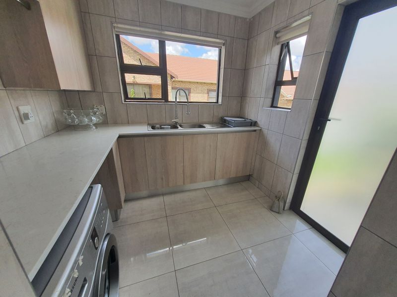 3 Bed 2 bath in Amberfield Manor - Photo 7