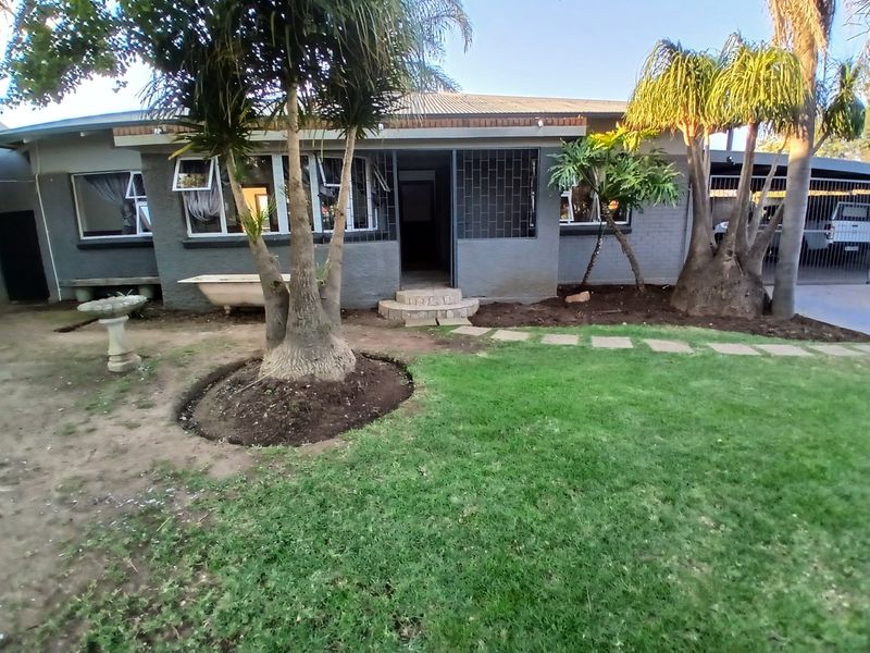 3 Bedroom House for sale in Dunnottar - Photo 1