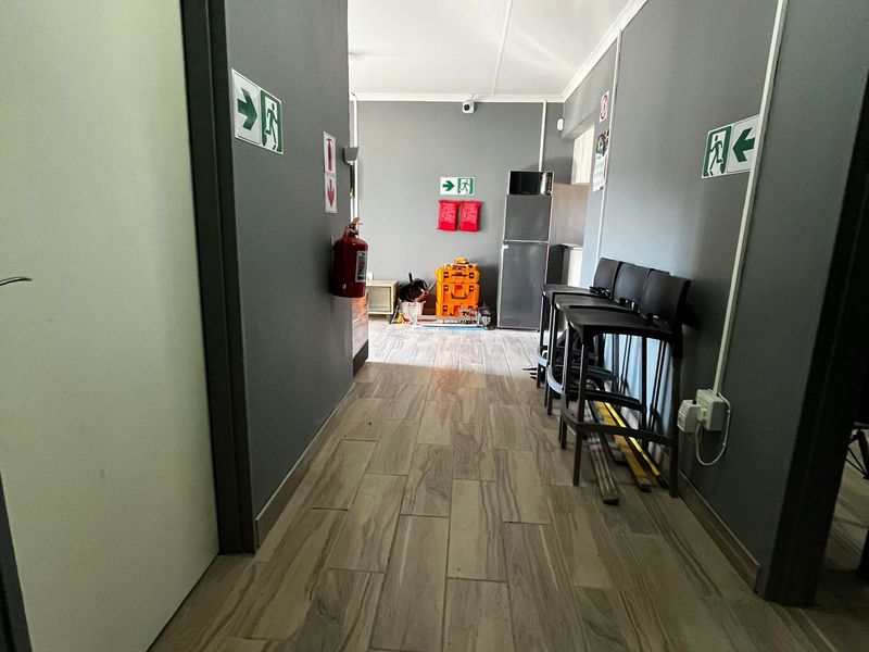 3 Bedroom House to Rent in Westbourne Fully Furnished or Unfurnished - Photo 4
