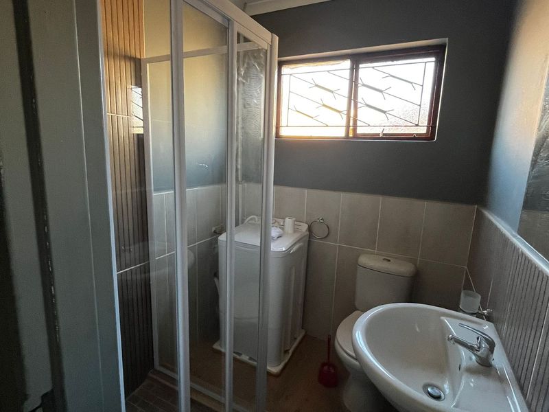 3 Bedroom House to Rent in Westbourne Fully Furnished or Unfurnished - Photo 9