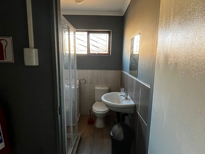 3 Bedroom House to Rent in Westbourne Fully Furnished or Unfurnished - Photo 10