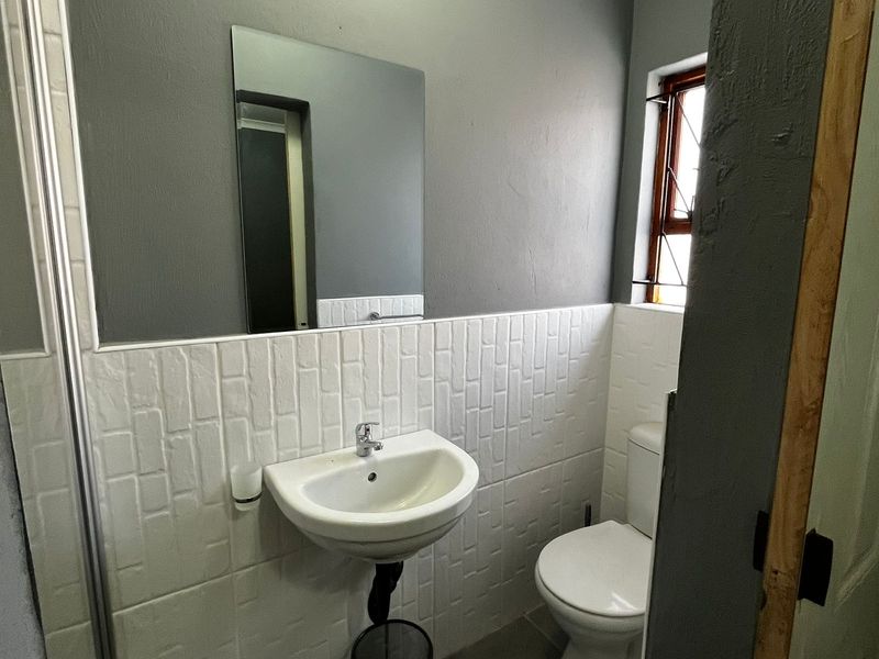 3 Bedroom House to Rent in Westbourne Fully Furnished or Unfurnished - Photo 6
