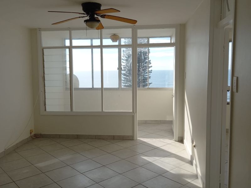 Charming 1 Bedroom Shareblock Apartment with Stunning Sea Views - Photo 5