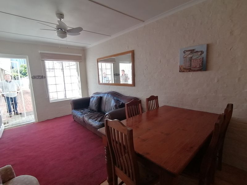 One Bedroom Flatlet - Photo 2