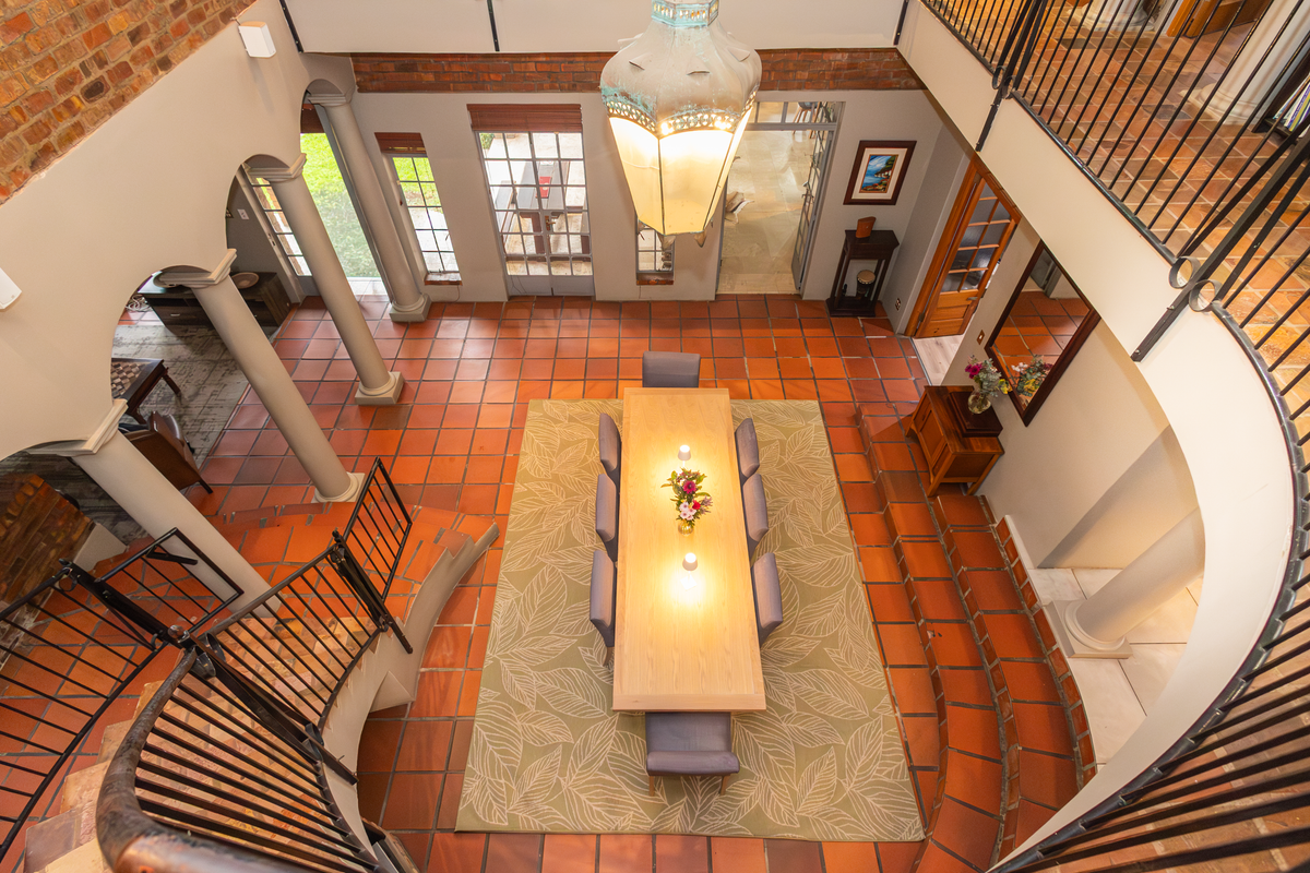 Beyond the Ordinary -Spacious Living in a Prime Vierlanden Location - Photo 3