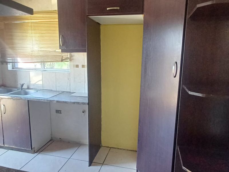Spacious 4-Bedroom Family Home with Income Potential in Southernwood - Photo 8