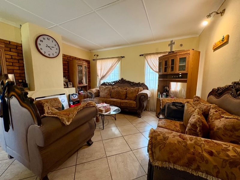 4 Bedroom house or sale in Cambridge - Photo 3