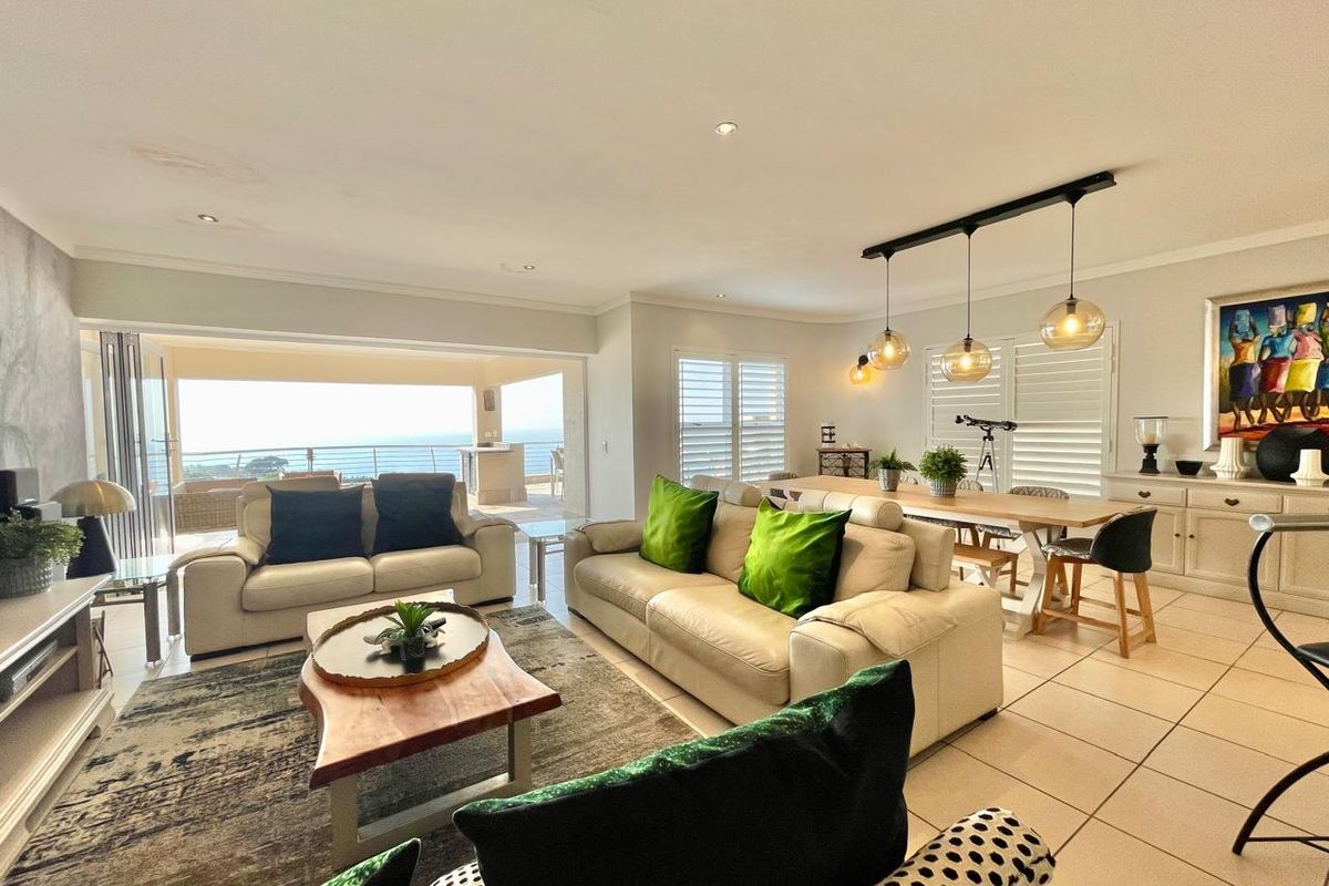 Luxury Ocean View Apartment in Prime Location - Photo 5