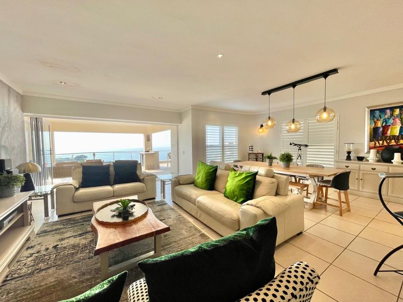 Luxury Ocean View Apartment in Prime Location - Photo 5