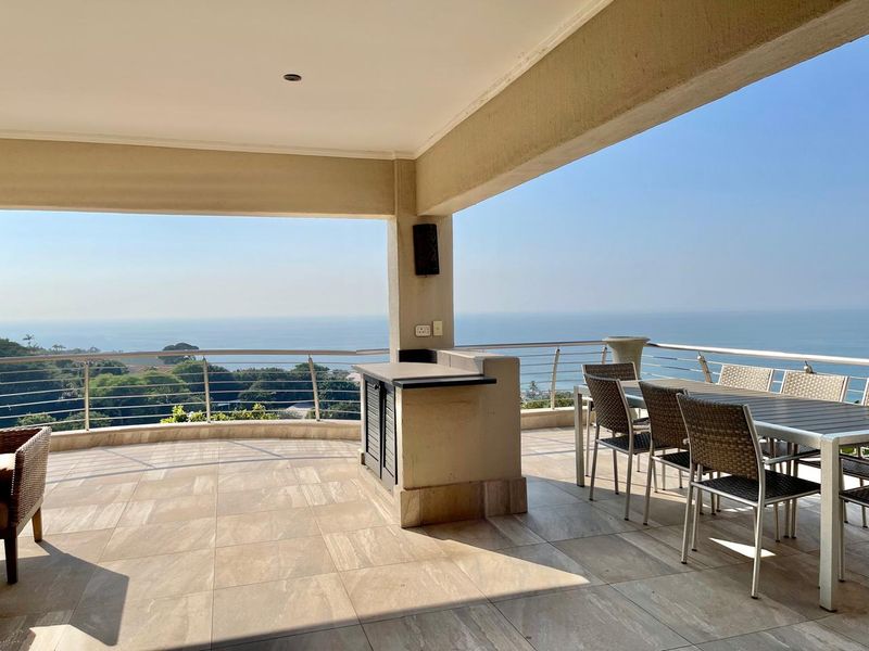 Luxury Ocean View Apartment in Prime Location - Photo 7