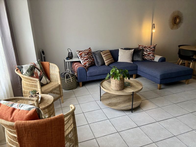 Beautiful Pet-Friendly 2-Bedroom Apartment Available Furnished or Unfurnished – No High Season Move- - Photo 3
