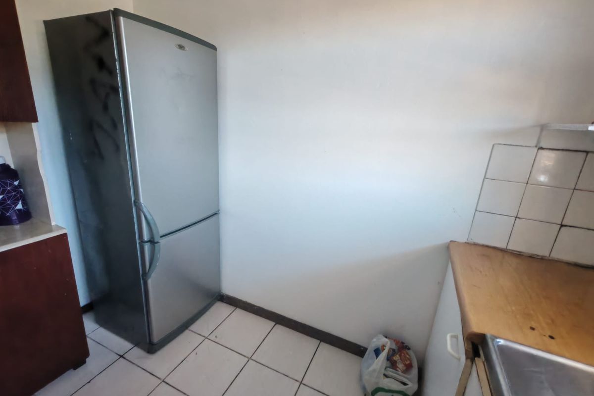 SPACIOUS ONE BEDROOM APARTMENT!!! - Photo 4