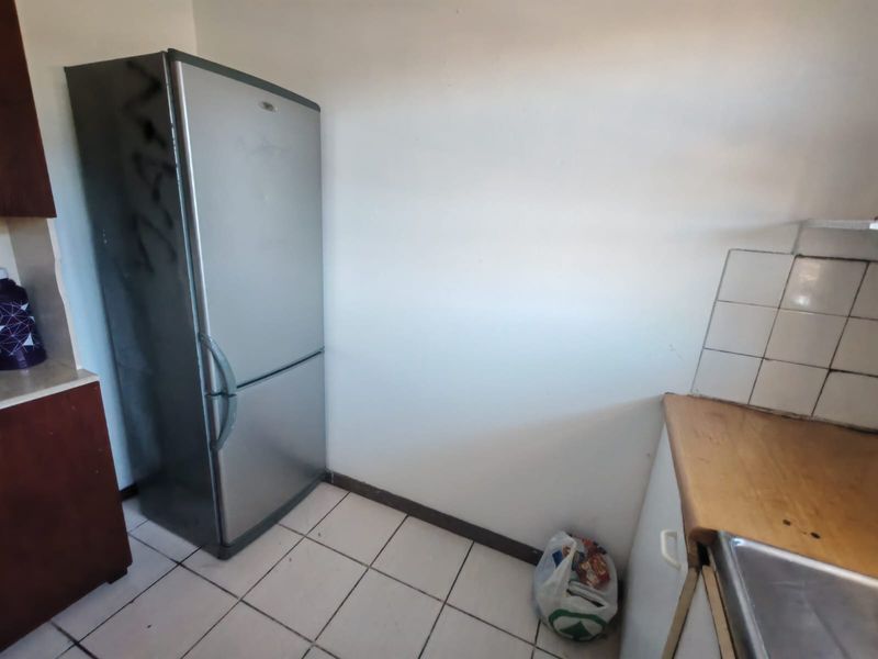 SPACIOUS ONE BEDROOM APARTMENT!!! - Photo 4