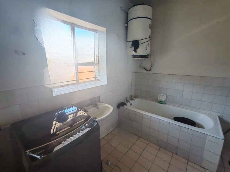 SPACIOUS ONE BEDROOM APARTMENT!!! - Photo 6