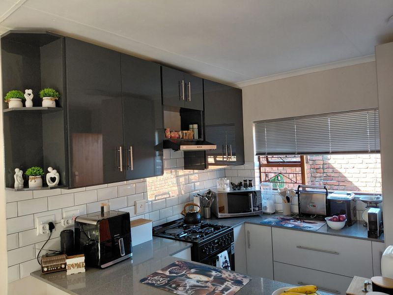 Neat & Modern Home in Quiet Windsor Park, Despatch - Photo 10