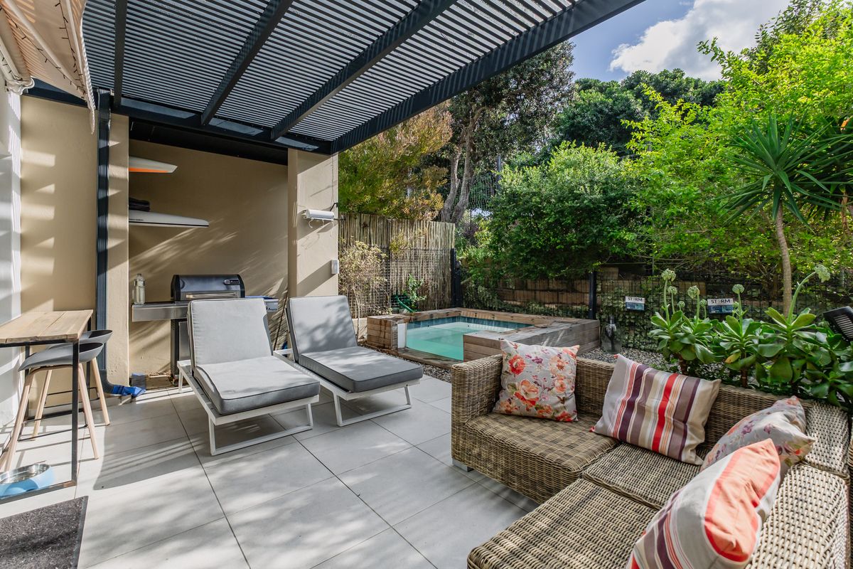 ELEGANT THREE BEDROOM TOWNHOUSE WITH QUALITY FINISHES AND PRIVATE SPLASH POOL - Photo 3
