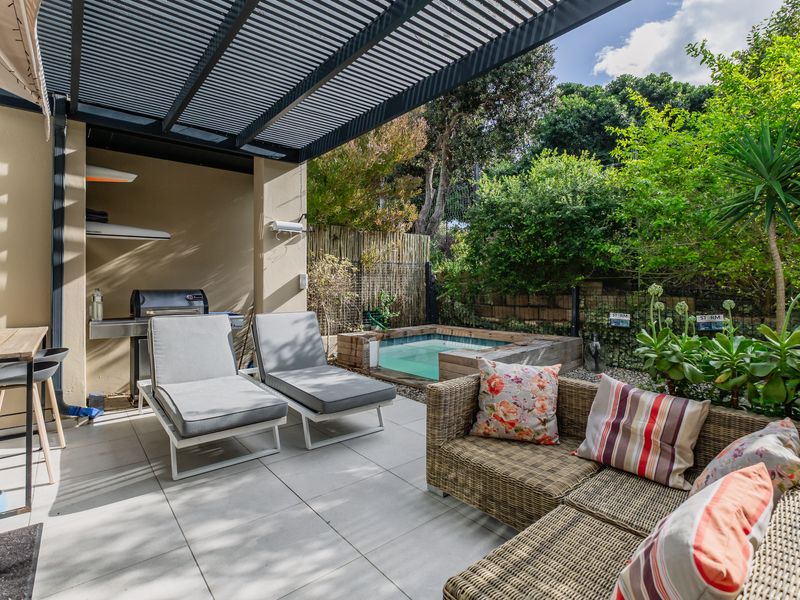 ELEGANT THREE BEDROOM TOWNHOUSE WITH QUALITY FINISHES AND PRIVATE SPLASH POOL - Photo 3