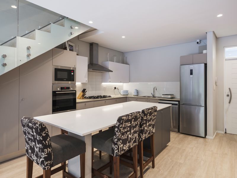 ELEGANT THREE BEDROOM TOWNHOUSE WITH QUALITY FINISHES AND PRIVATE SPLASH POOL - Photo 9