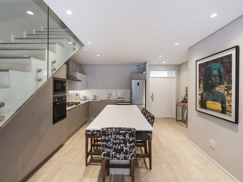 ELEGANT THREE BEDROOM TOWNHOUSE WITH QUALITY FINISHES AND PRIVATE SPLASH POOL - Photo 8