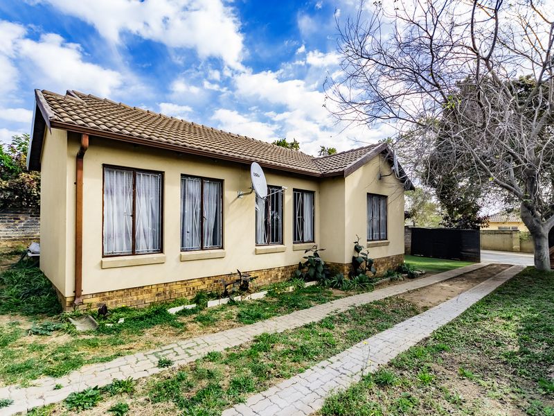 Make New Family Memories or Simply invest! - Photo 1