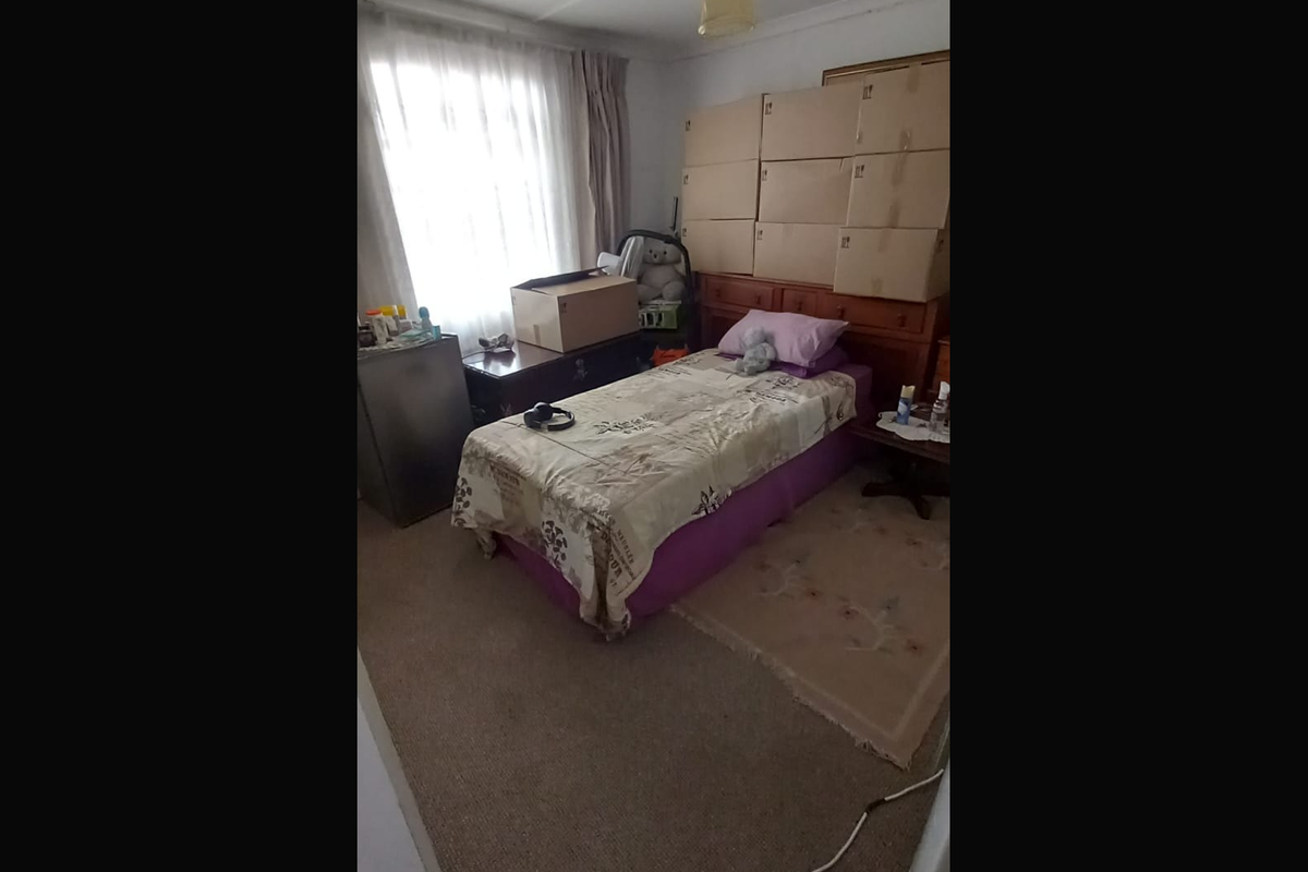 Spacious Pet-Friendly Garden Flat with Solar Power - Photo 5