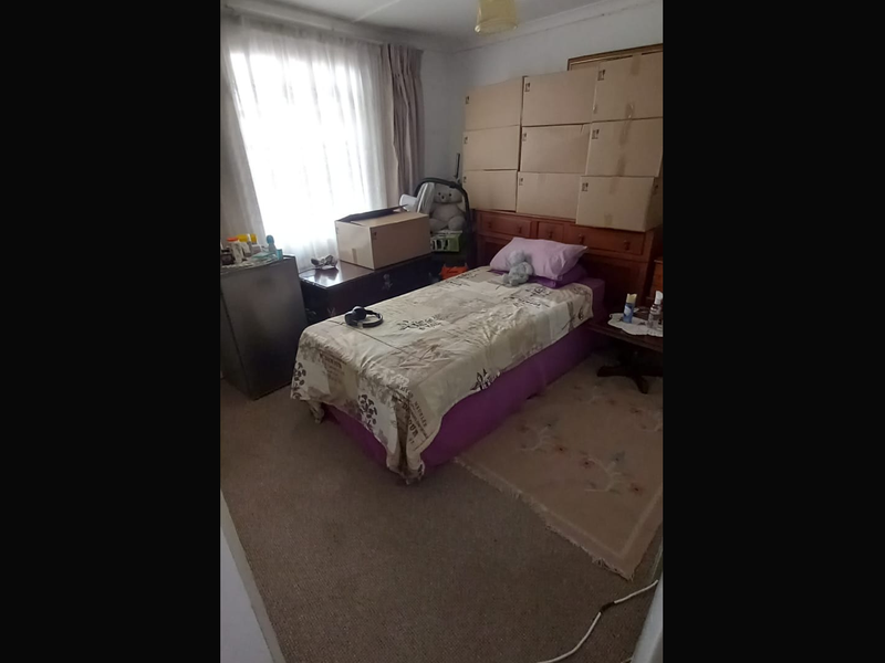 Spacious Pet-Friendly Garden Flat with Solar Power - Photo 5