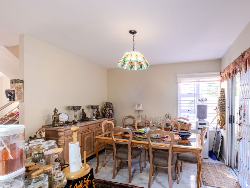 Comfortable duplex living in serene surroundings - Photo 6