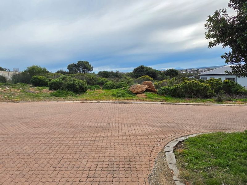 Stilbaai's Hidden Gem – 1,153 m2 of Endless Possibilities (Exclusive Sole Mandate) - Photo 2