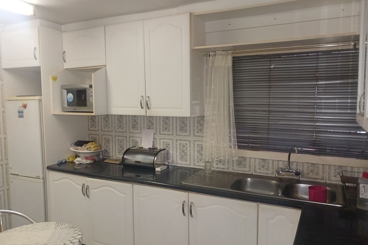 Fantastic residential  property with flatlet - Photo 4