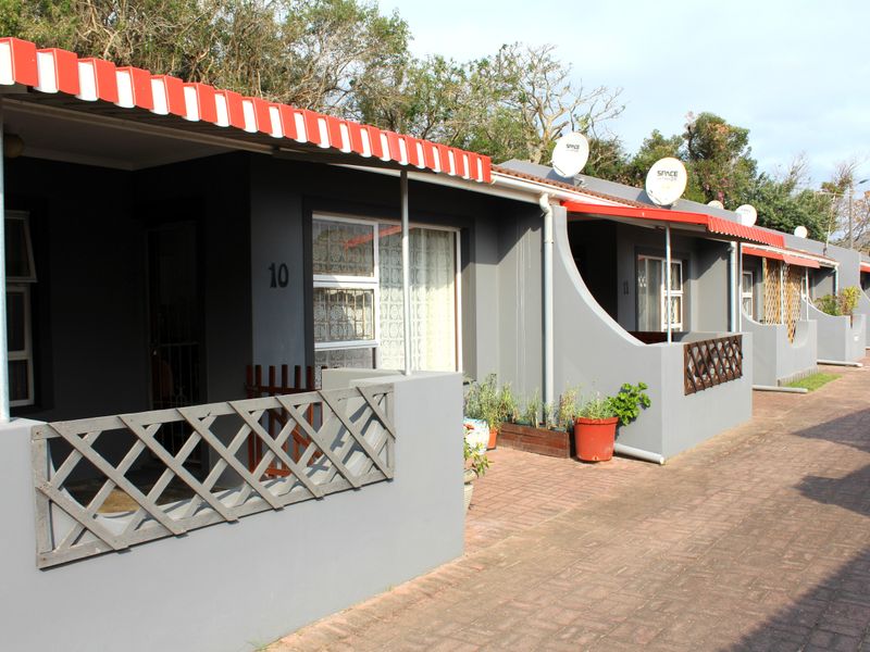 Charming One Bedroom Townhouse in a Secure West Bank Complex - Photo 1