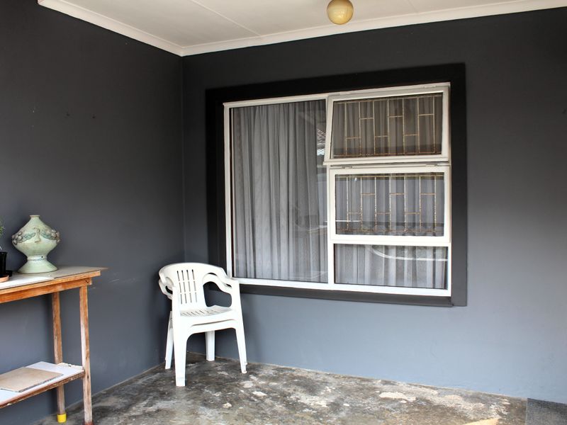 Charming One Bedroom Townhouse in a Secure West Bank Complex - Photo 5