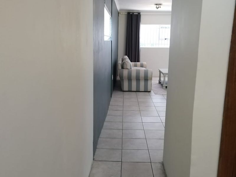 Charming Furnished One-Bedroom Garden Cottage in Somerset West - Photo 8